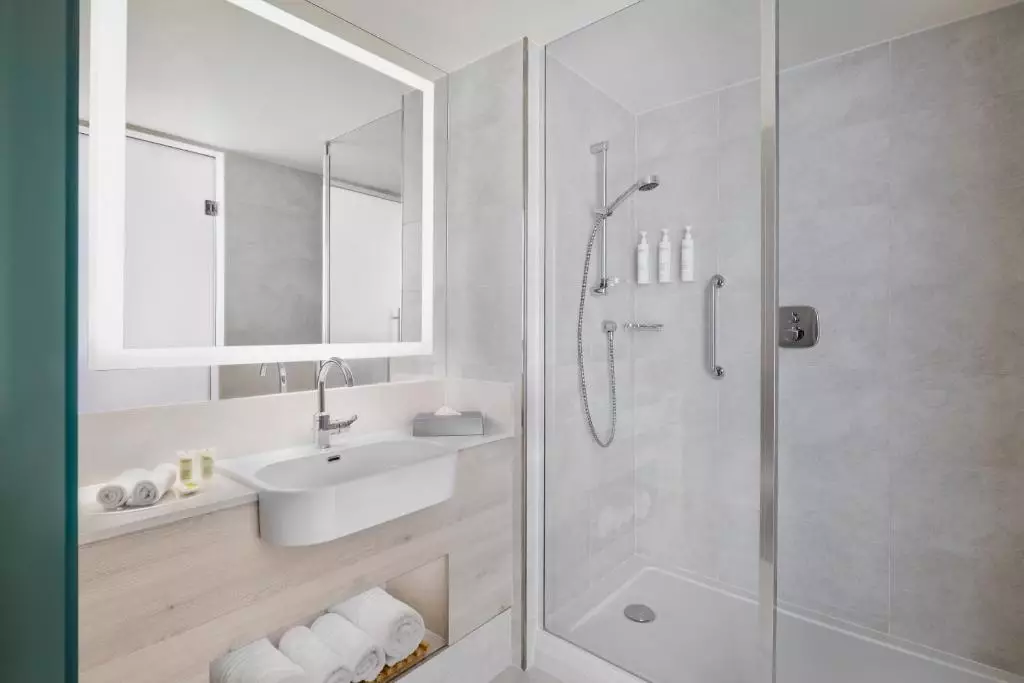 سرویس بهداشتی COURTYARD BY MARRIOTT